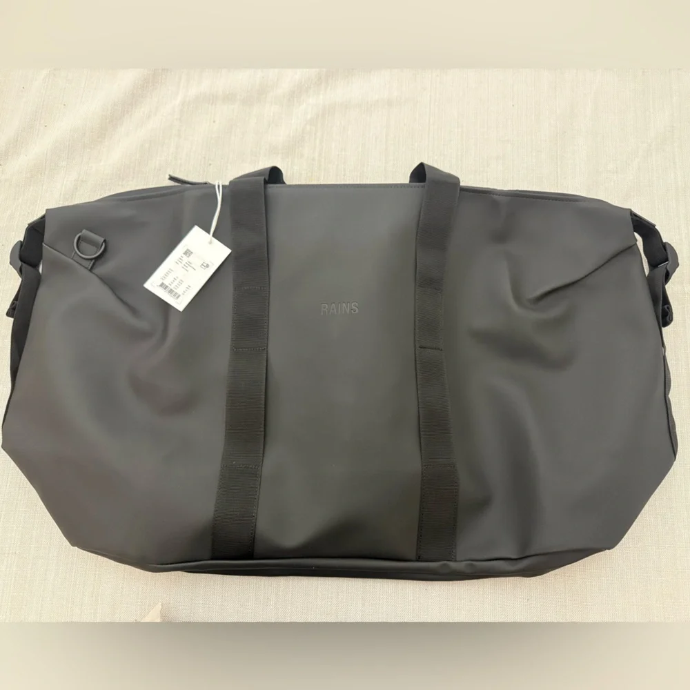 Rains Hilo Weekend Bag Black NWT Waterproof Duffel
